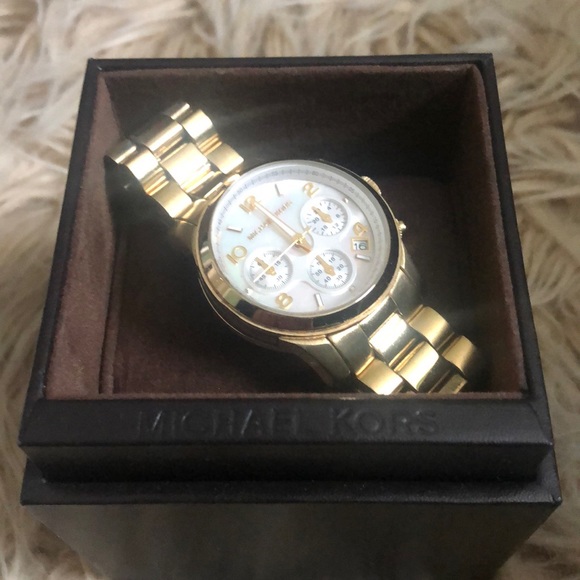 Michael Kors Gold Watch - Picture 1 of 2